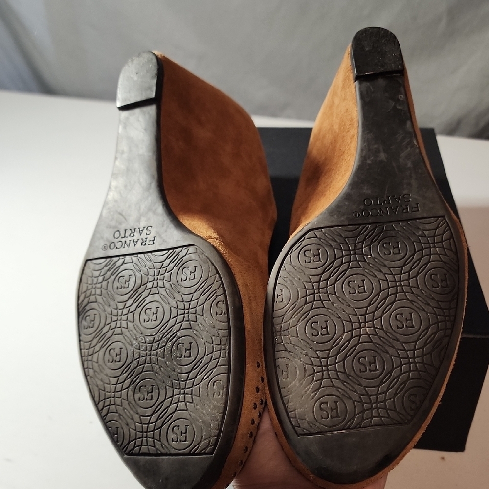 Franco Sarto Desert Camel Suede Zinc Embellished Suede Wedges In 8.5 - Picture 6 of 7